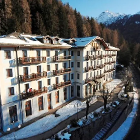 Palace Pontedilegno Resort-2